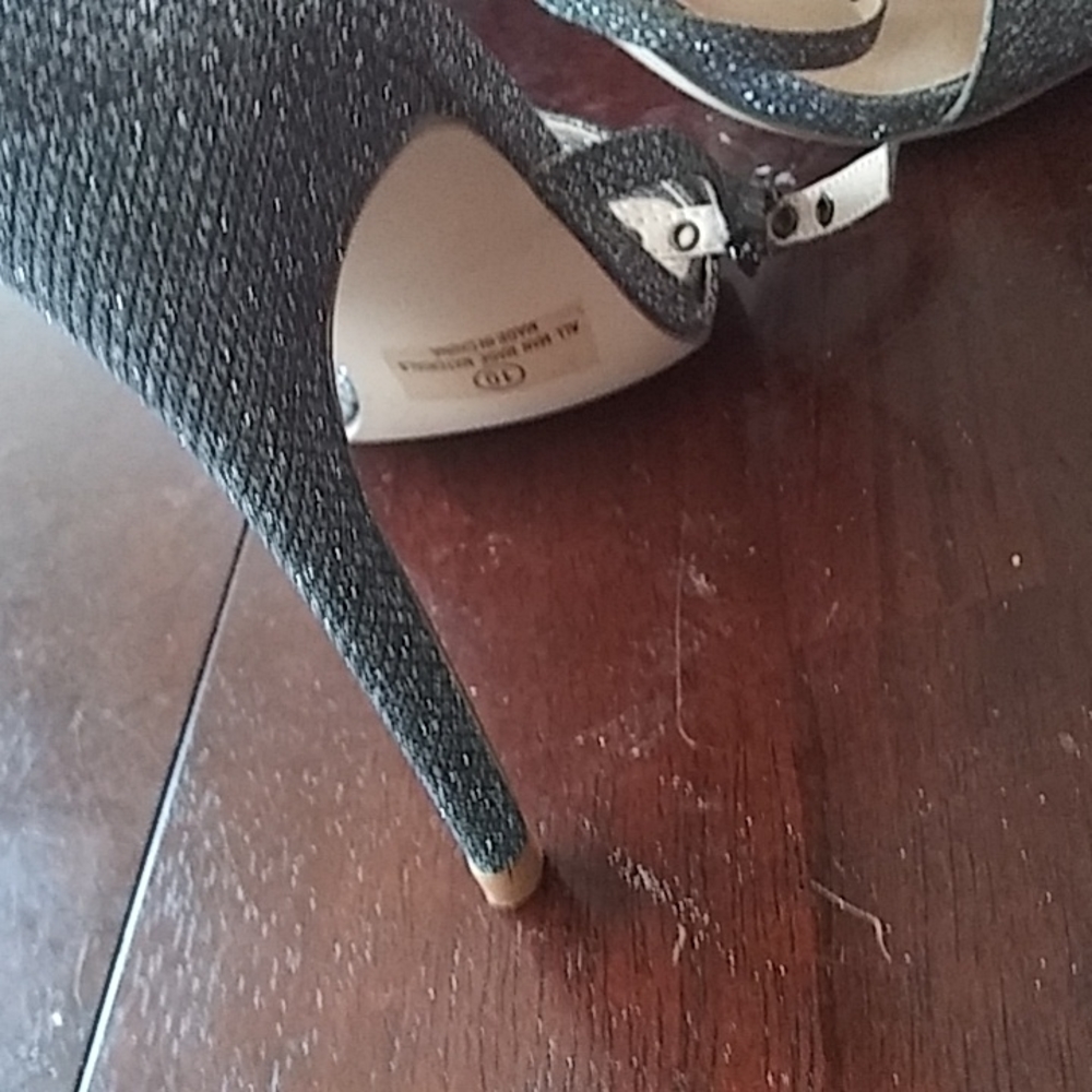 Shoes - Picture 3 of 3